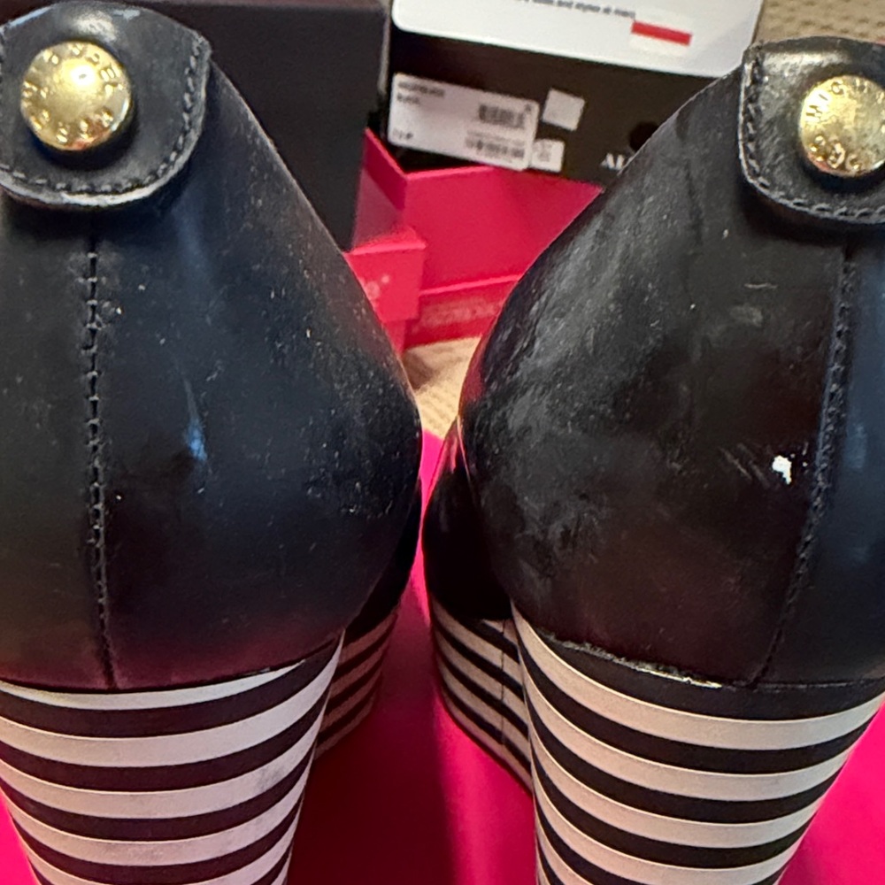 Michael Kors Black and White Striped Accent Leather Pumps (need some cleaning) - Picture 5 of 13